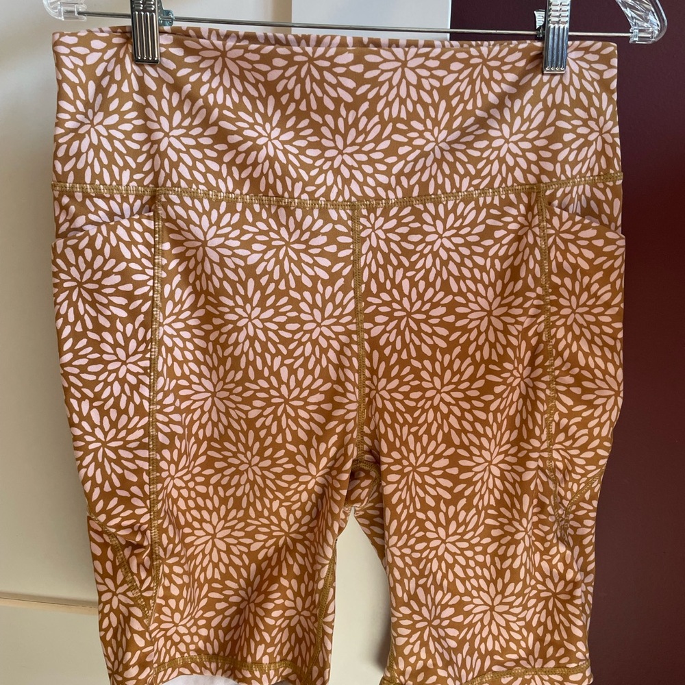 Senita Athletics Flower Brown and White Patterned Bike Shorts